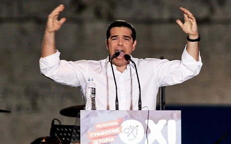  Greek crisis: Alexis Tsipras urges "No" vote at Sytnagma Square - VIDEO